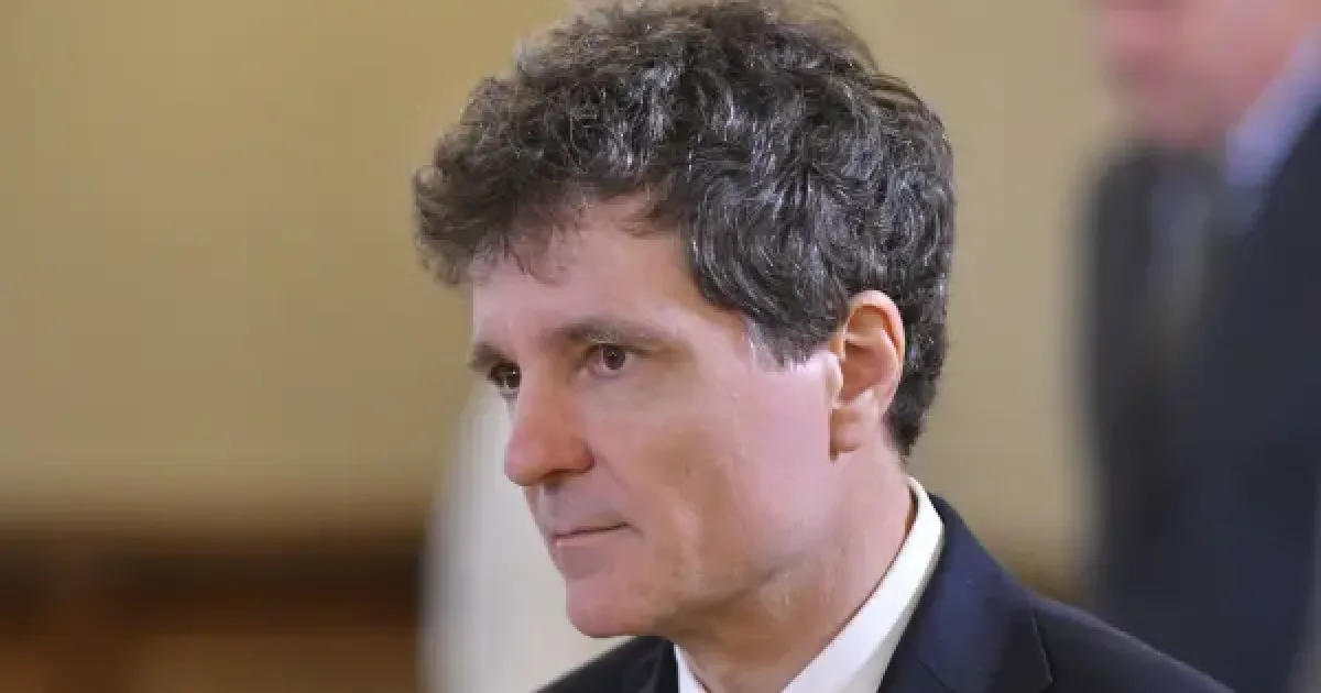 Luca Niculescu a discutat cu ambasadorul SUA despre proiectele de înzestrare a armatei